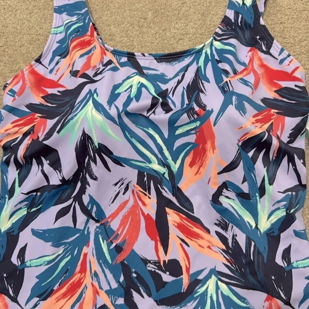 NWT L.L. Bean BeanSport Scoopneck Purple Floral Wireless Tankini Top Size 16